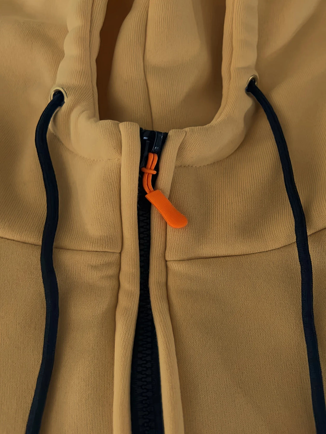 multi-pocket fleece hooded sweatshirt